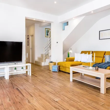 Sunrise 别墅 希贝尼克