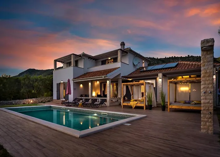 Sunrise Villa *